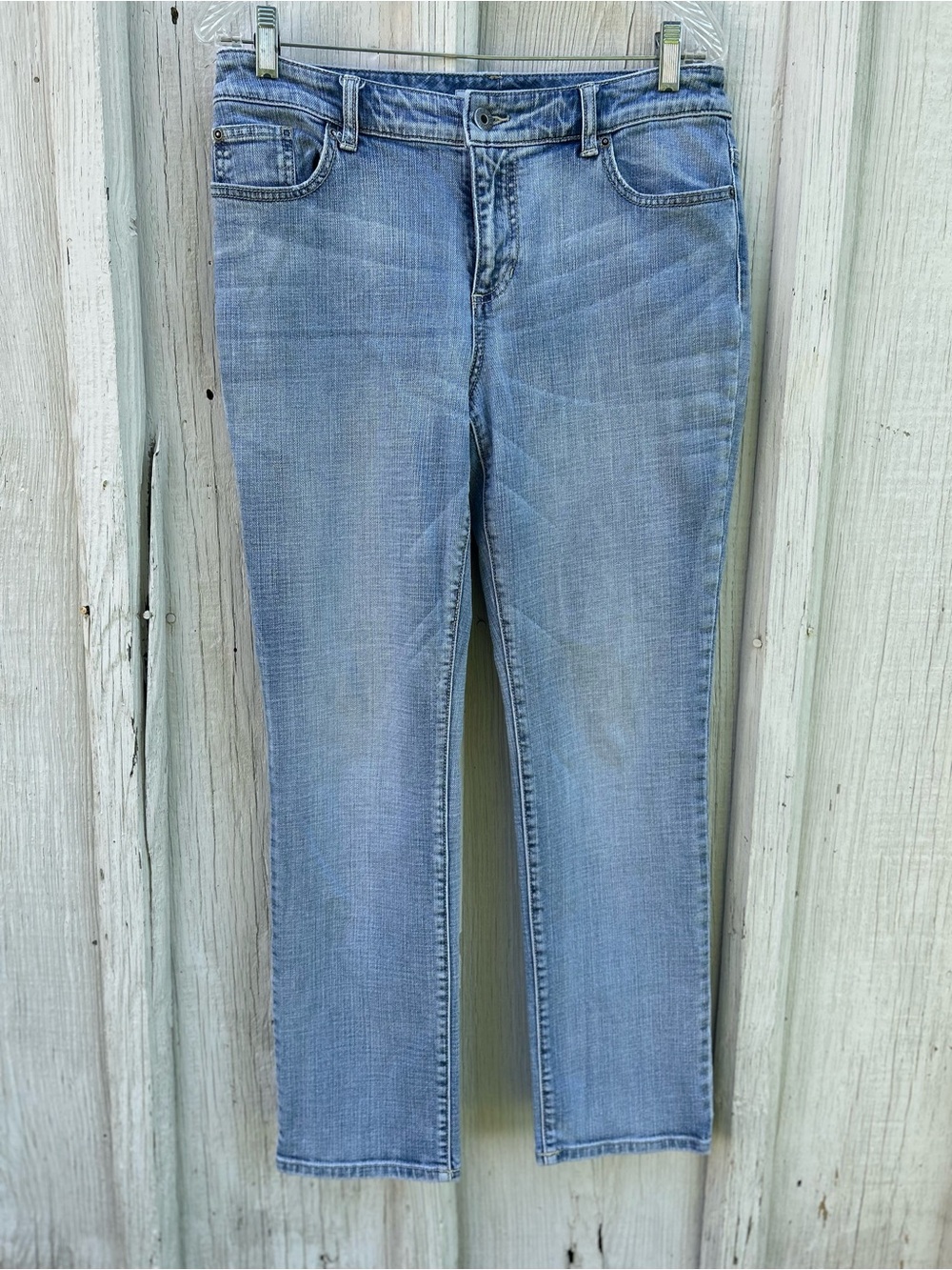 Chico's Platinum Denim Ultimate Fit Slim Leg Jeans Size 1 Short Light Wash